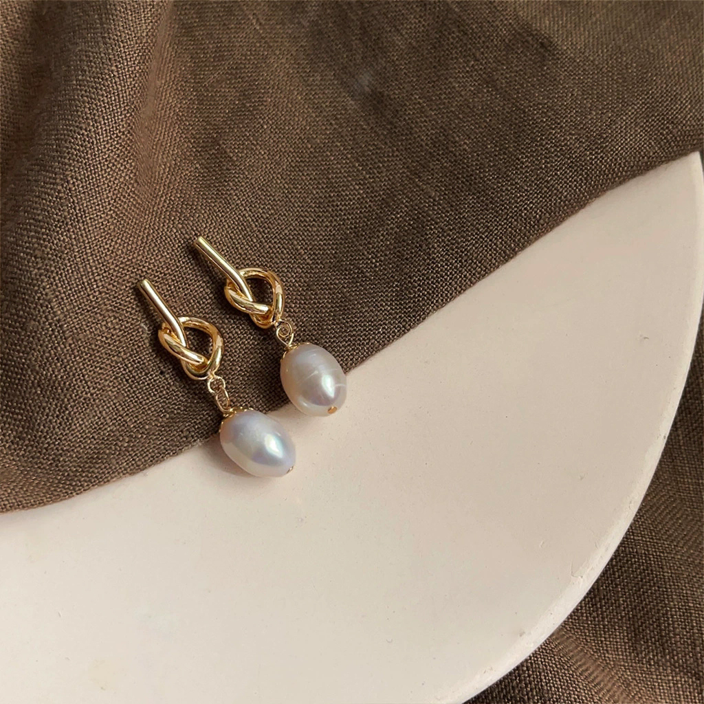 Baroque vintage natural pearl handmade earrings with silver needles