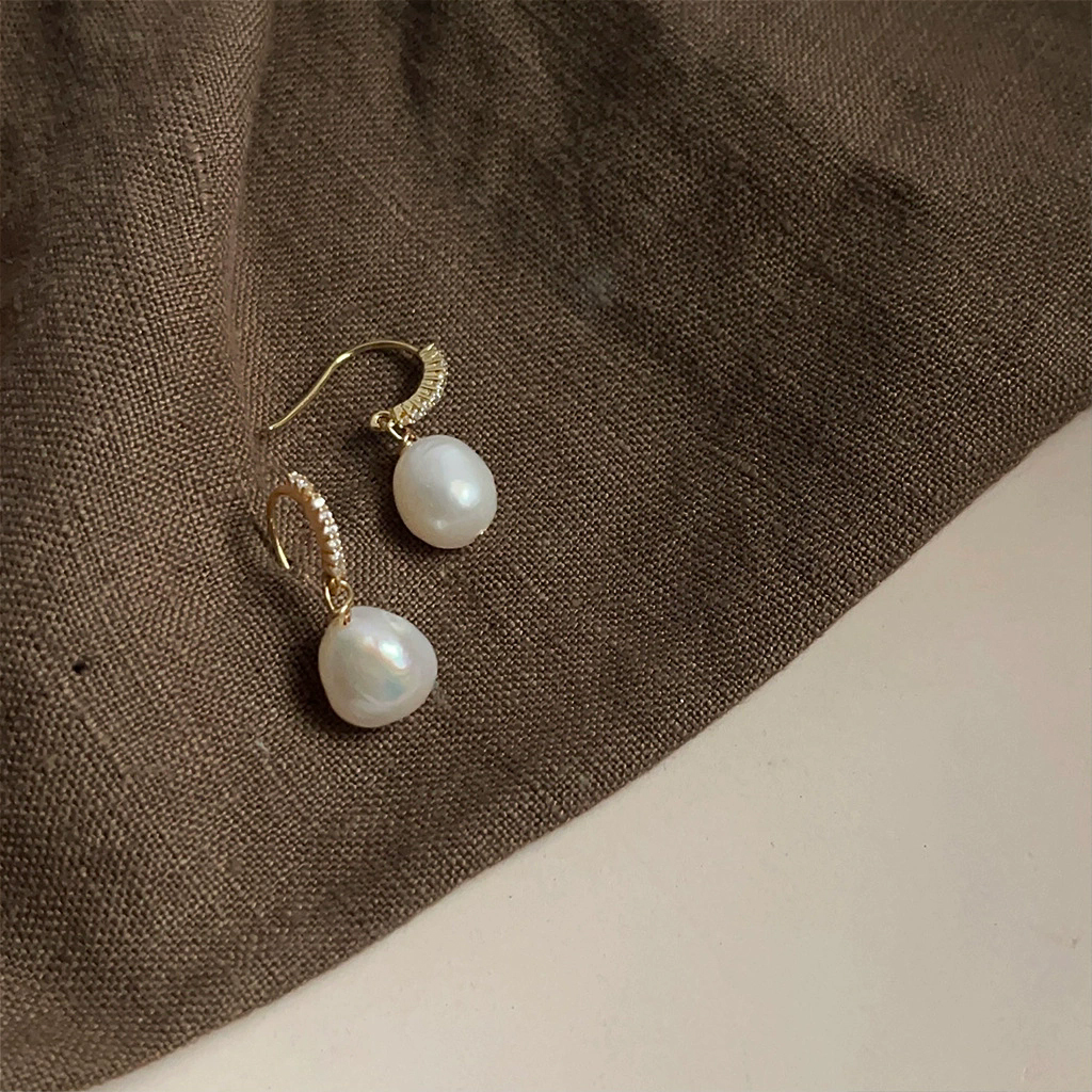 Baroque vintage natural pearl handmade earrings with silver needles