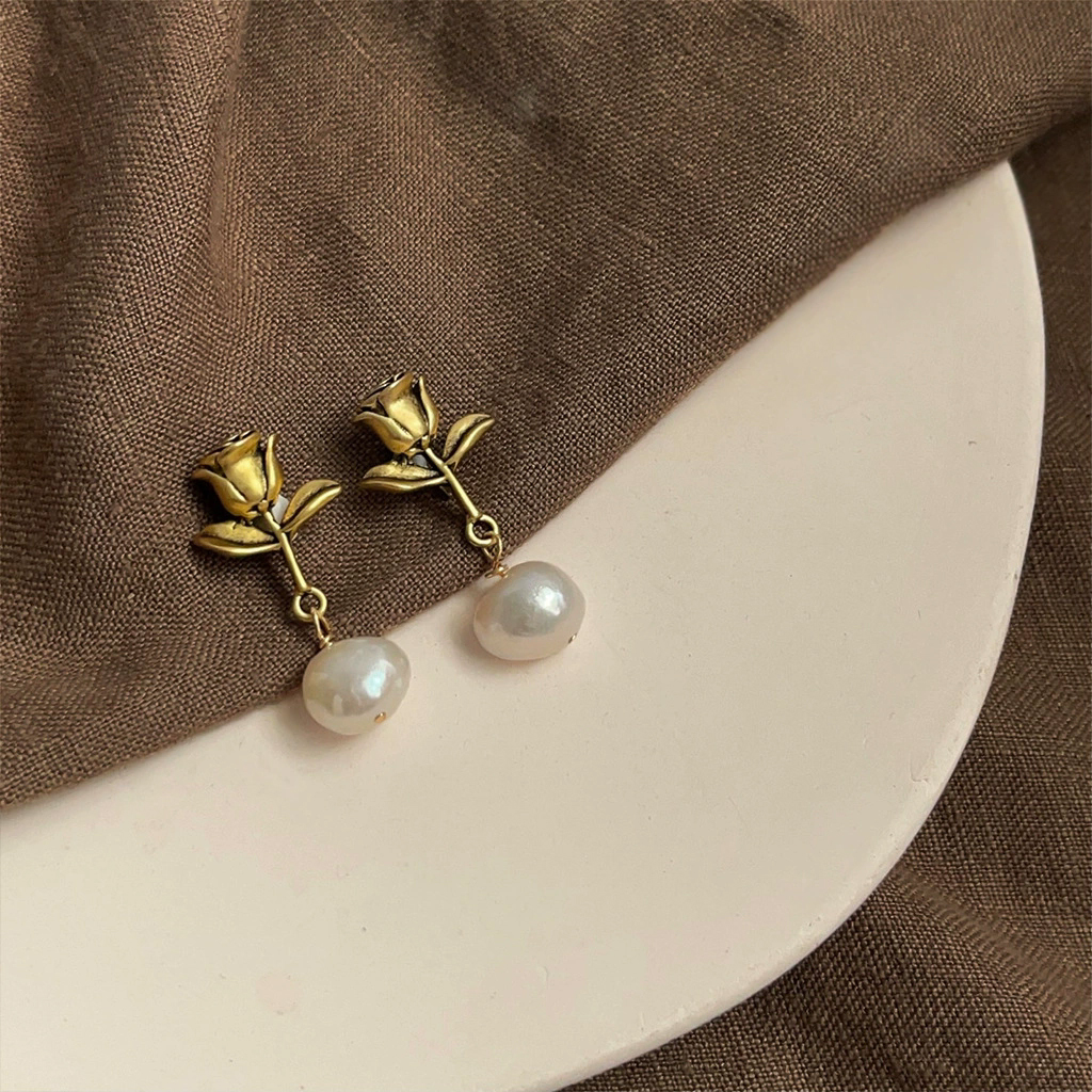 Baroque vintage natural pearl handmade earrings with silver needles