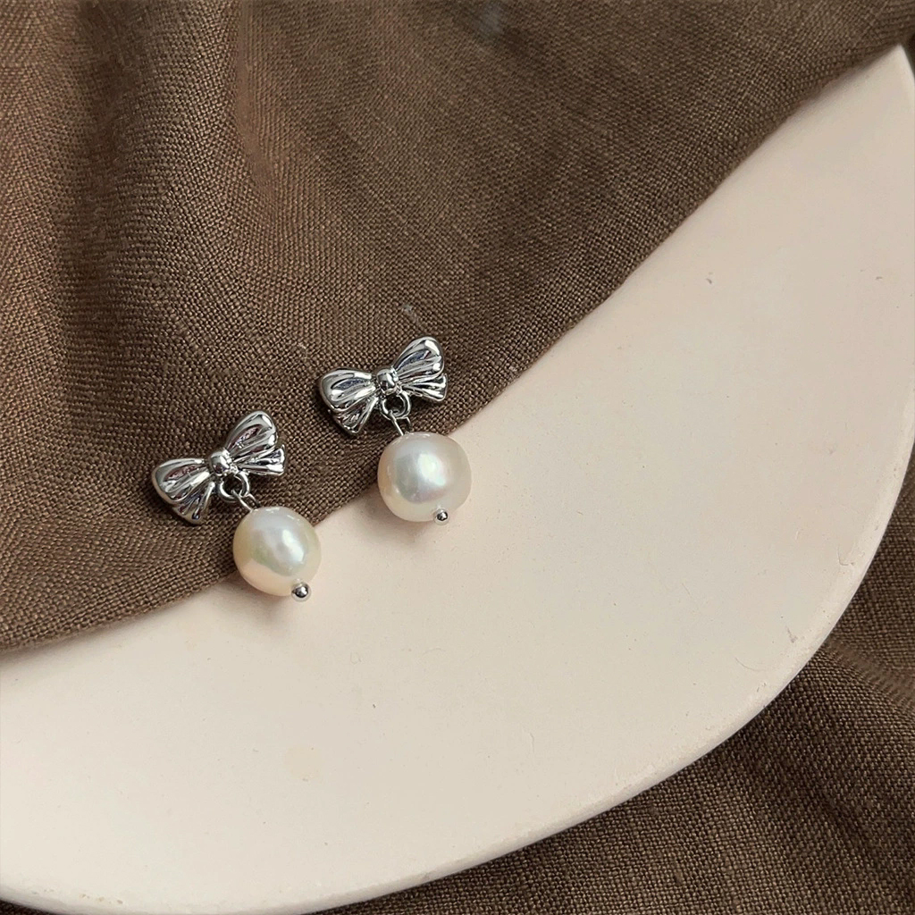 Baroque vintage natural pearl handmade earrings with silver needles