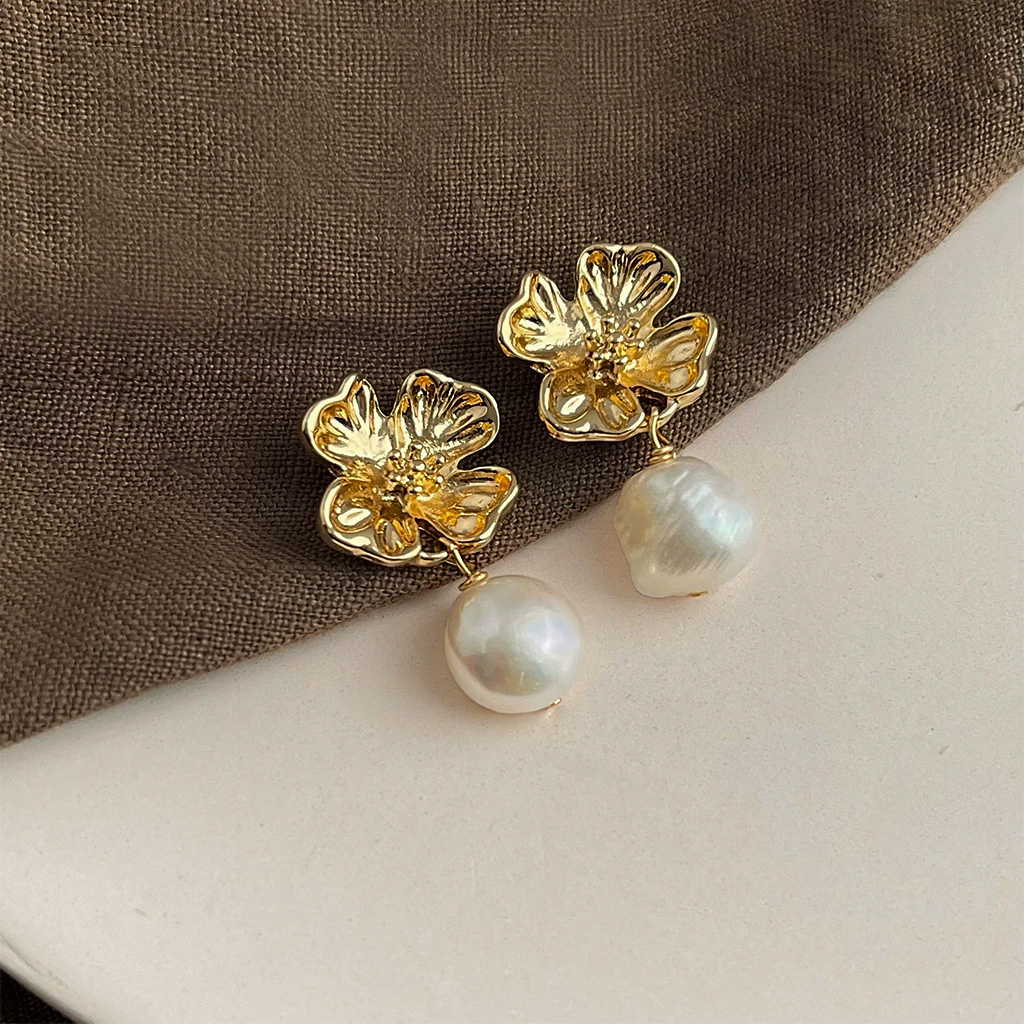 Baroque vintage natural pearl handmade earrings with silver needles