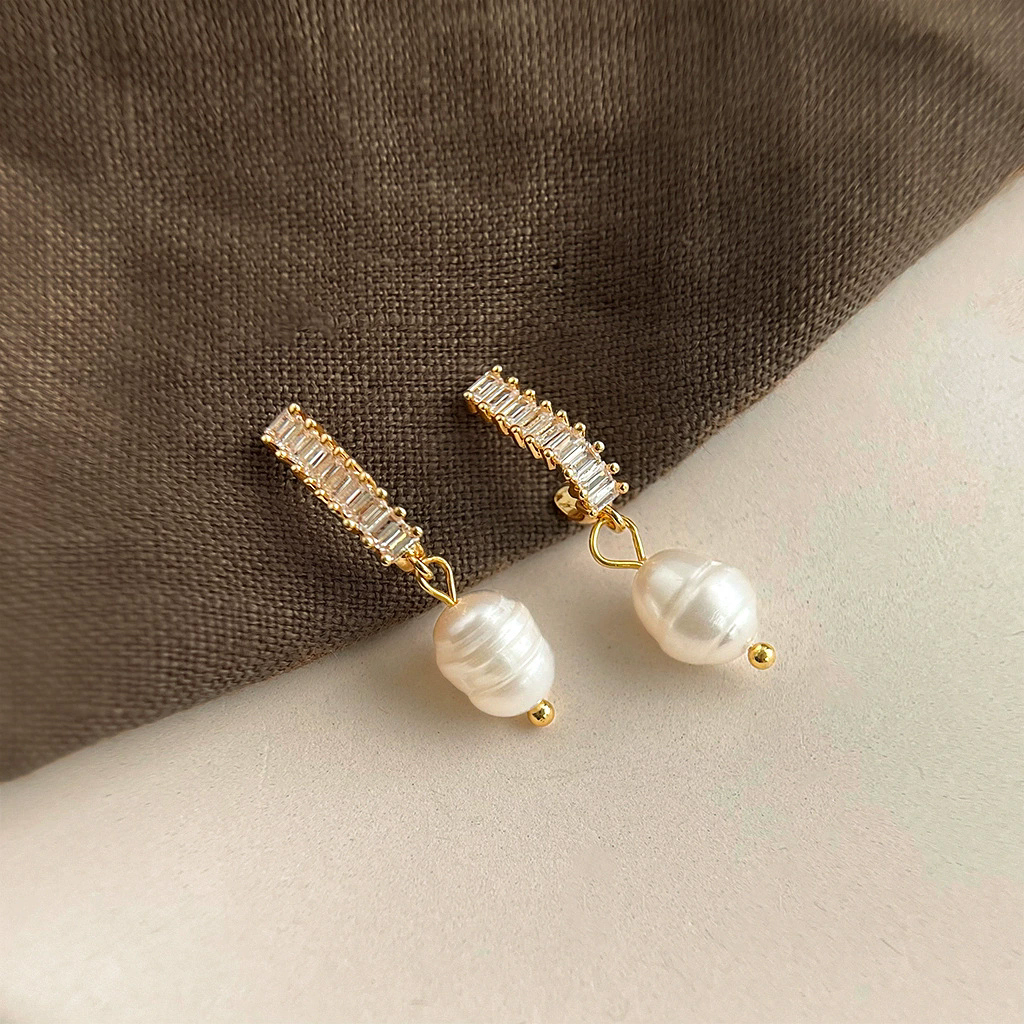 Baroque vintage natural pearl handmade earrings with silver needles